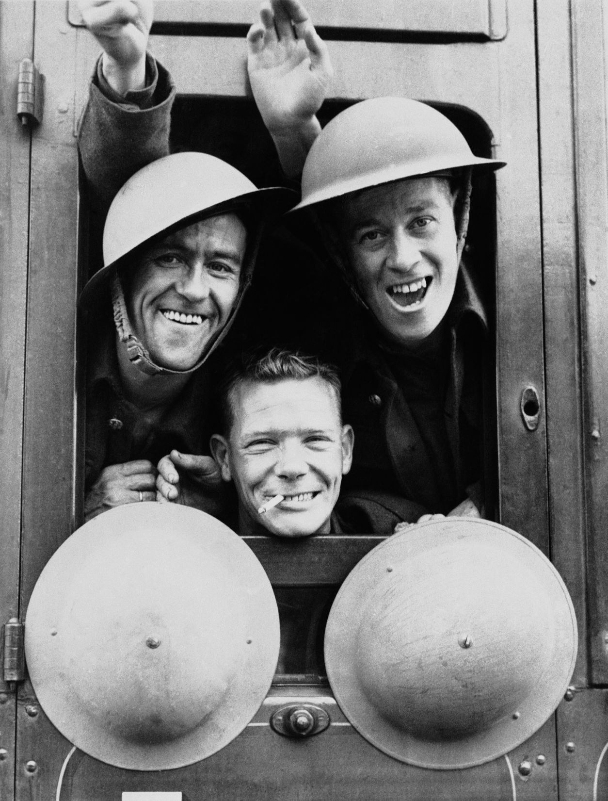 1939: London Troops Called Up